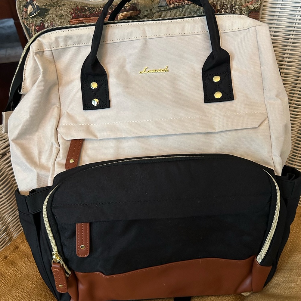 Stylish Lovevook Laptop Work Backpack Black and Cream Pockets Zipper - Picture 2 of 3